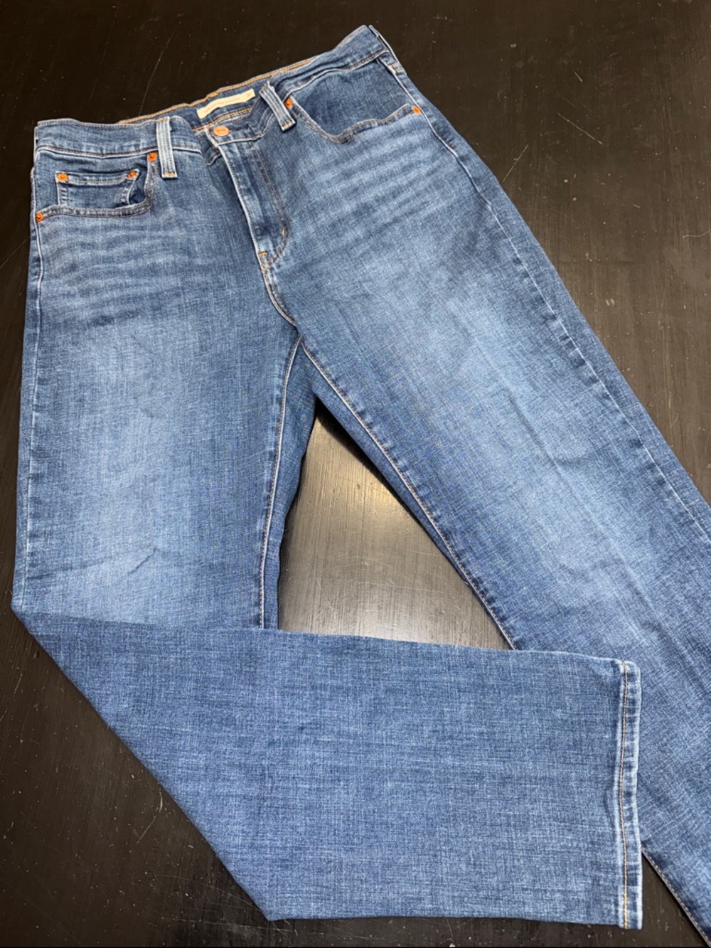 levi’s 724 high rise strait jeans. size 31 x 30. excellent used condition.